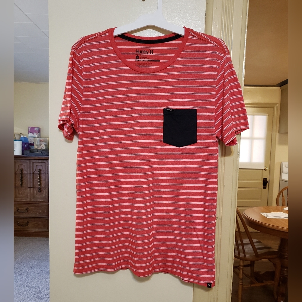 Men's Hurley red & white tee with black pocket size large in great condition